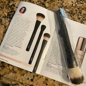 NYX pro powder brush